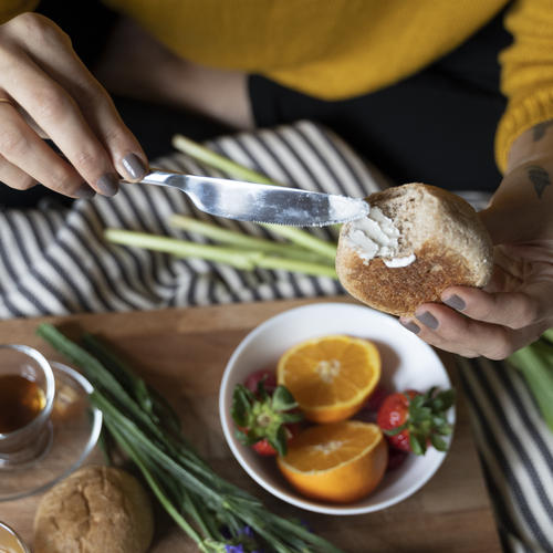 Allattamento e alimentazione: i cibi che non possono mancare - Mustela Italia - 1